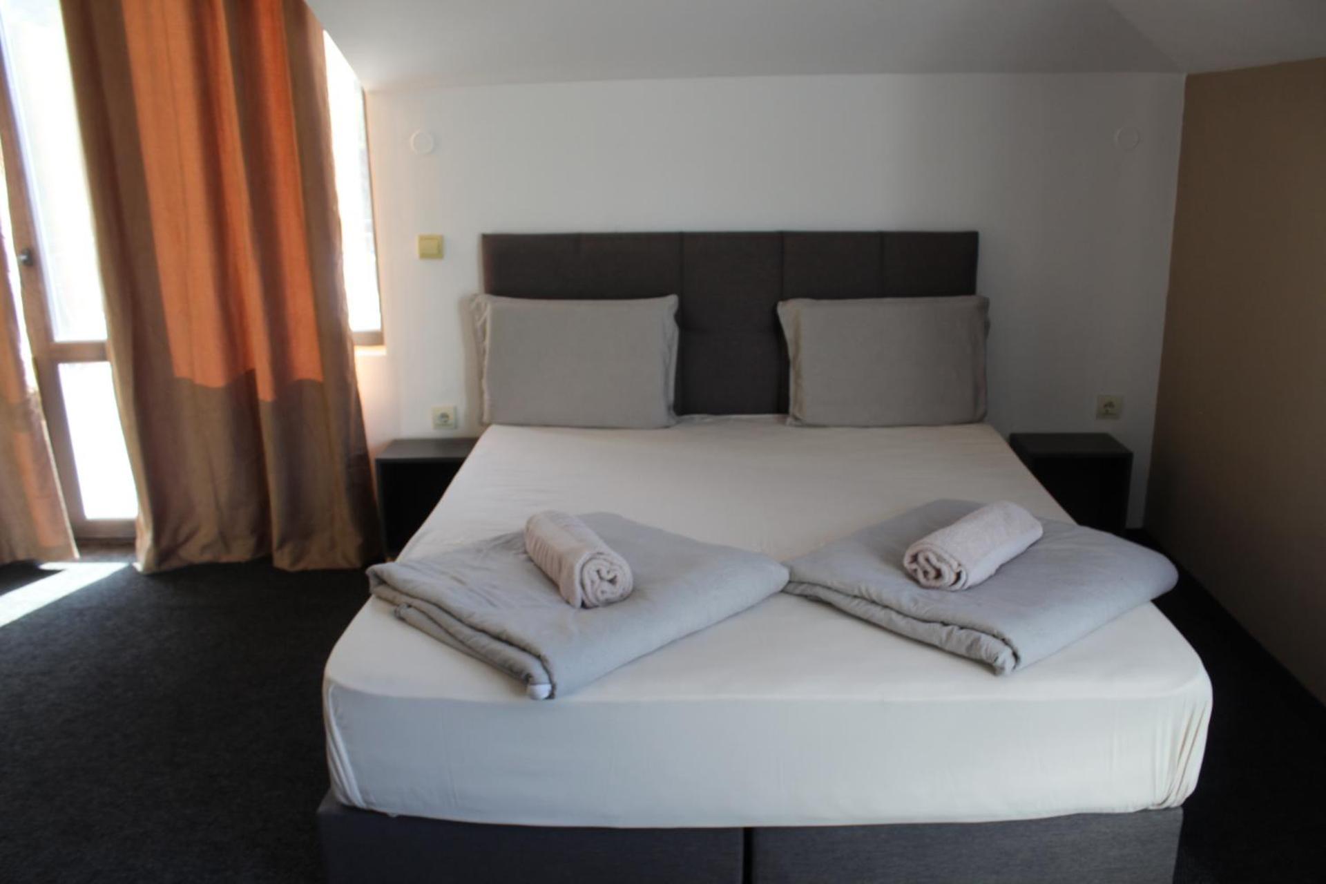 Hotel Color Asenovgrad ภายนอก รูปภาพ