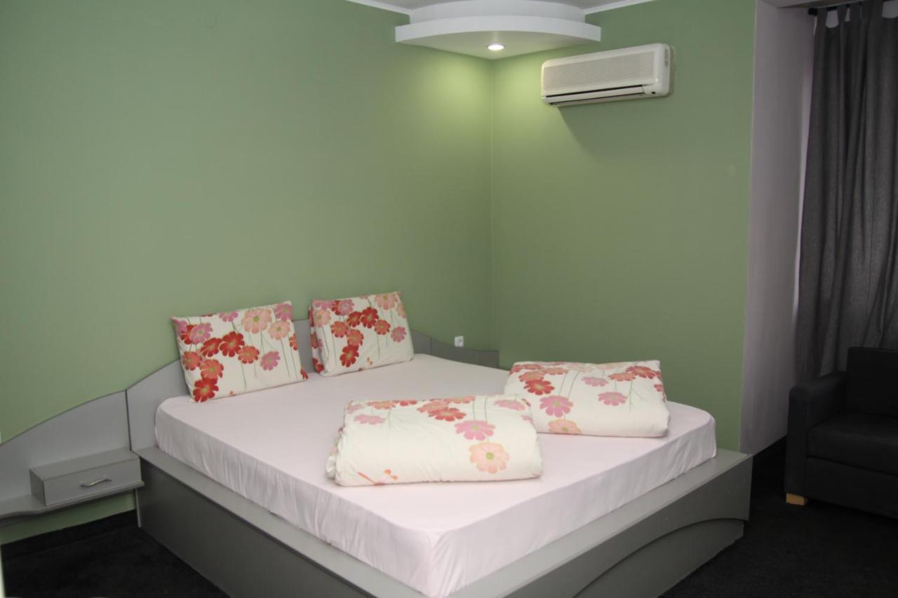 Hotel Color Asenovgrad ภายนอก รูปภาพ