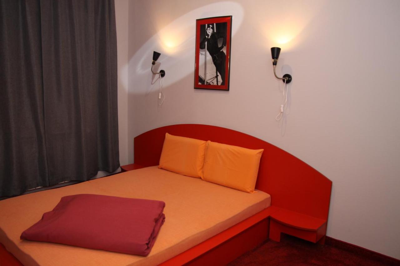 Hotel Color Asenovgrad ภายนอก รูปภาพ