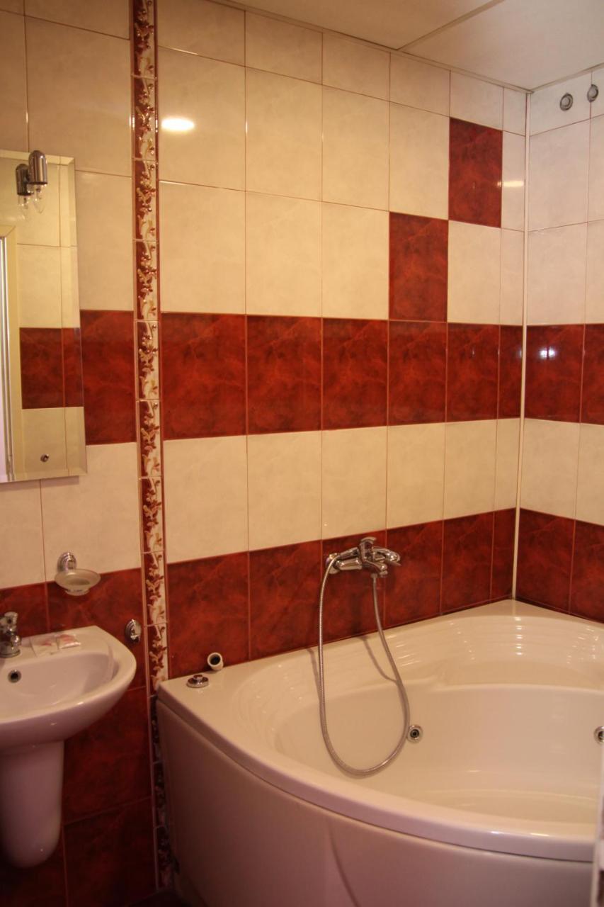 Hotel Color Asenovgrad ภายนอก รูปภาพ